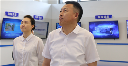 黑龙江省大庆市萨尔图区委副书记、区长权占峰一行莅临尊凯时人生就是博集团考察指导